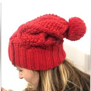 🆕 Gap Chunky Cable Knit Red Pom Pom Beanie Knit Hat, Cozy Warm Winter Hat